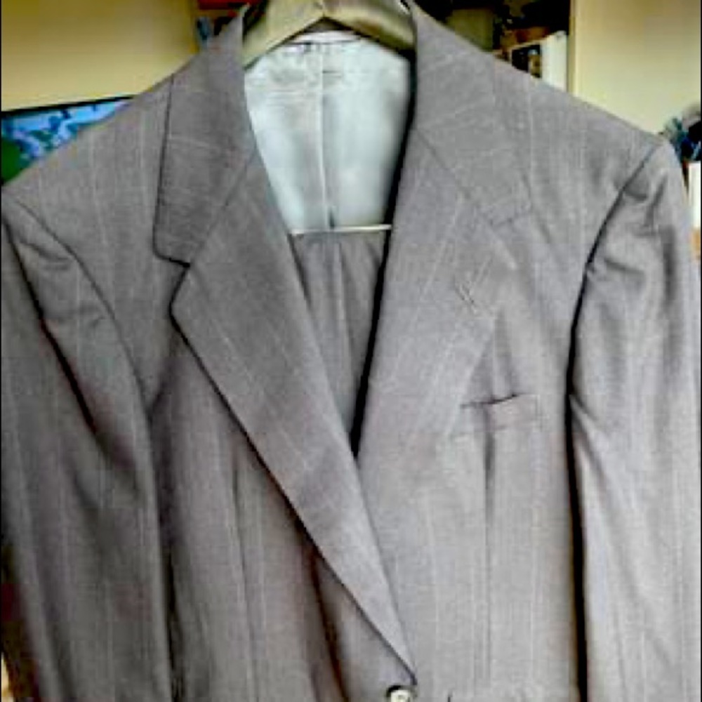 Men’s Neiman Marcus Oxxford pinstripe suit 40R